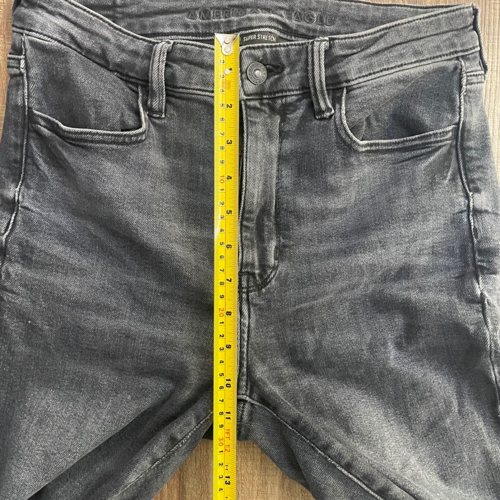 American Eagle Super Stretch High-Waisted Black Wash Skinny Jeans - Picture 3 of 9